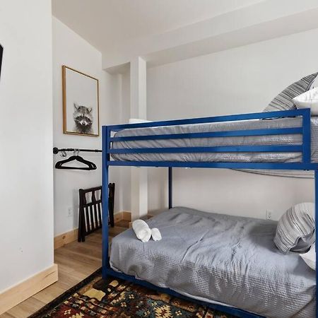 לוראיי Lazy Lake 3Br Cabin W/ Mtn Views + Hot Tub +Wi-Fi מראה חיצוני תמונה