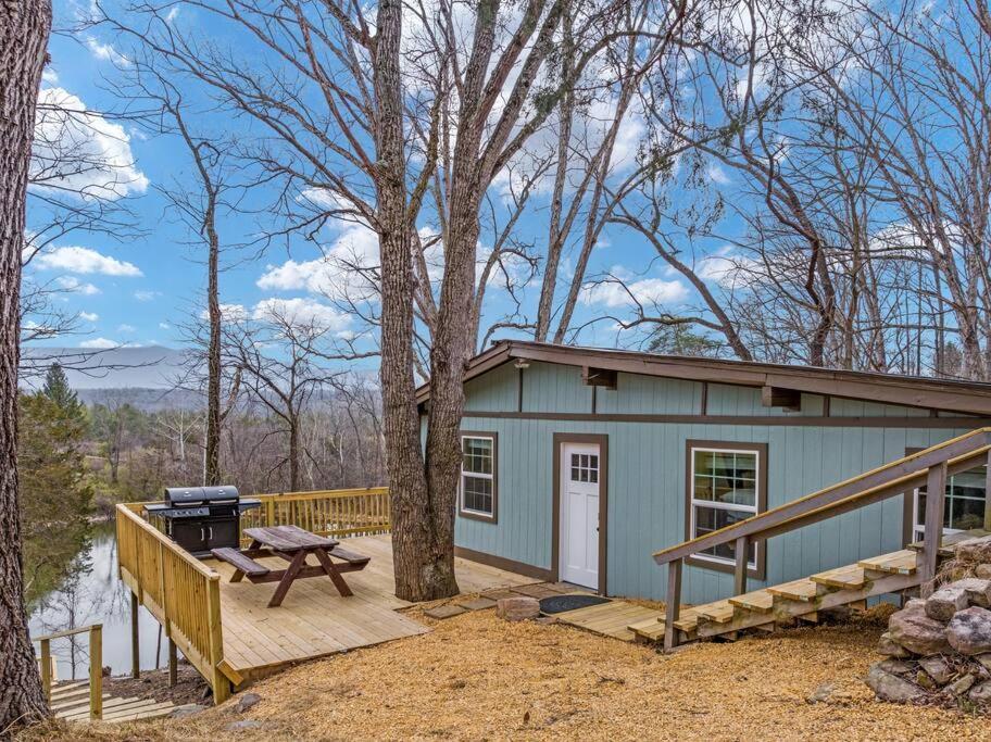 לוראיי Lazy Lake 3Br Cabin W/ Mtn Views + Hot Tub +Wi-Fi מראה חיצוני תמונה