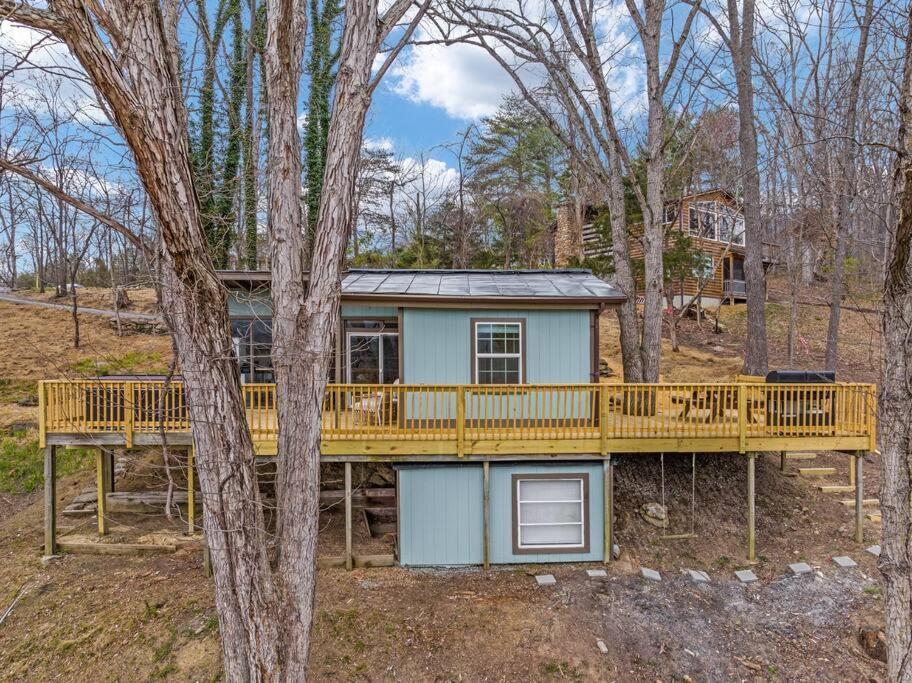 לוראיי Lazy Lake 3Br Cabin W/ Mtn Views + Hot Tub +Wi-Fi מראה חיצוני תמונה