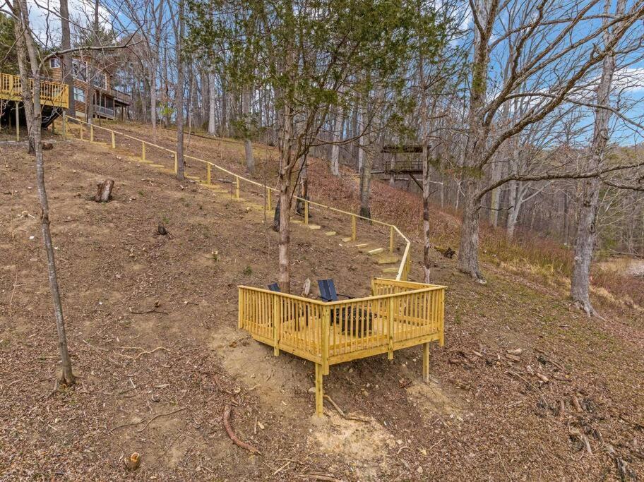 לוראיי Lazy Lake 3Br Cabin W/ Mtn Views + Hot Tub +Wi-Fi מראה חיצוני תמונה