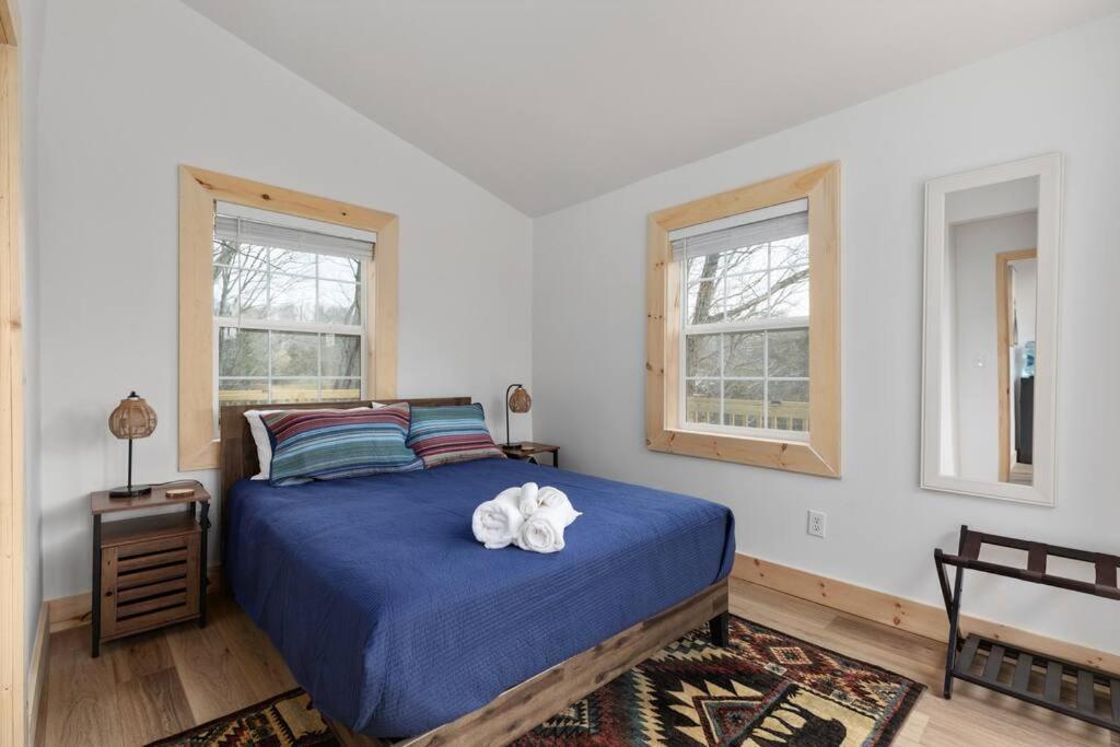 לוראיי Lazy Lake 3Br Cabin W/ Mtn Views + Hot Tub +Wi-Fi מראה חיצוני תמונה